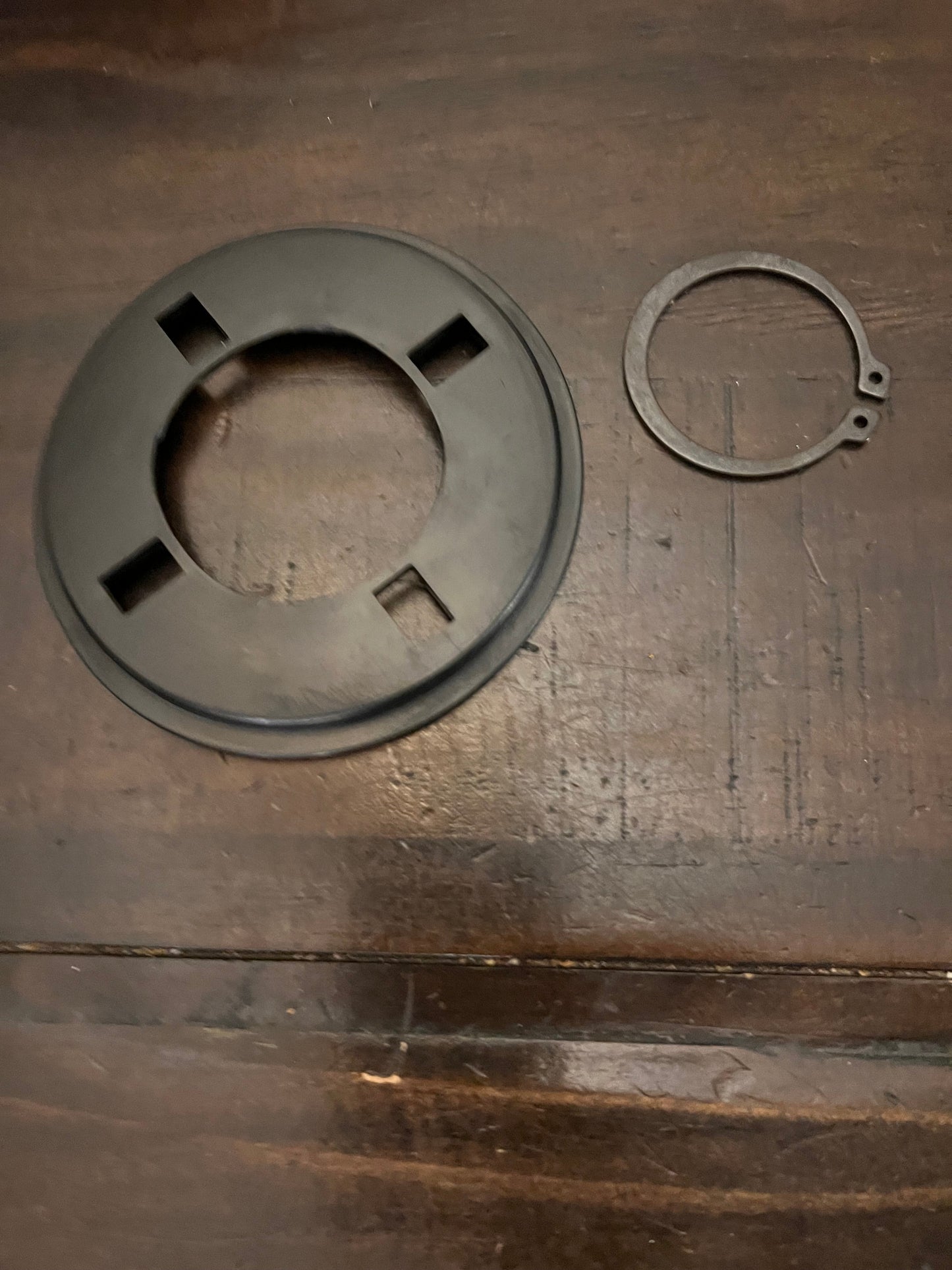 CT70 K2 rear wheel Dust cap and Circlip