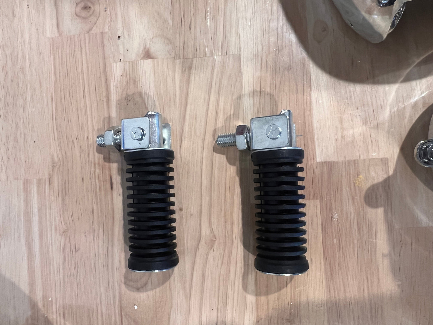 CT70 Performance rear foot pegs