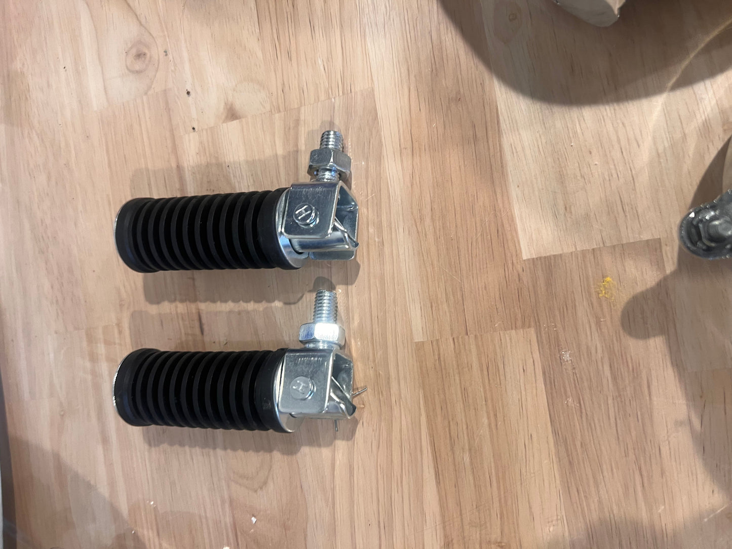 CT70 Performance rear foot pegs